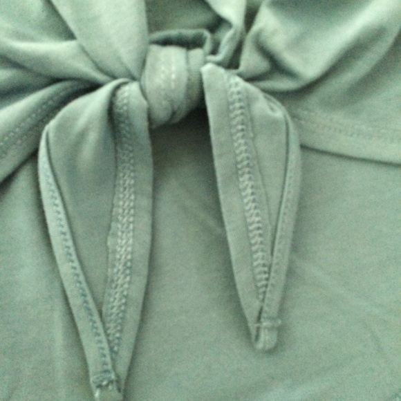 2pc girls Athletic Works long sleeves. - Picture 2 of 3